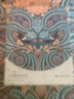 Puzzle by Pomegranate. 500ct. Circular.
Huia and Chrysanthemum